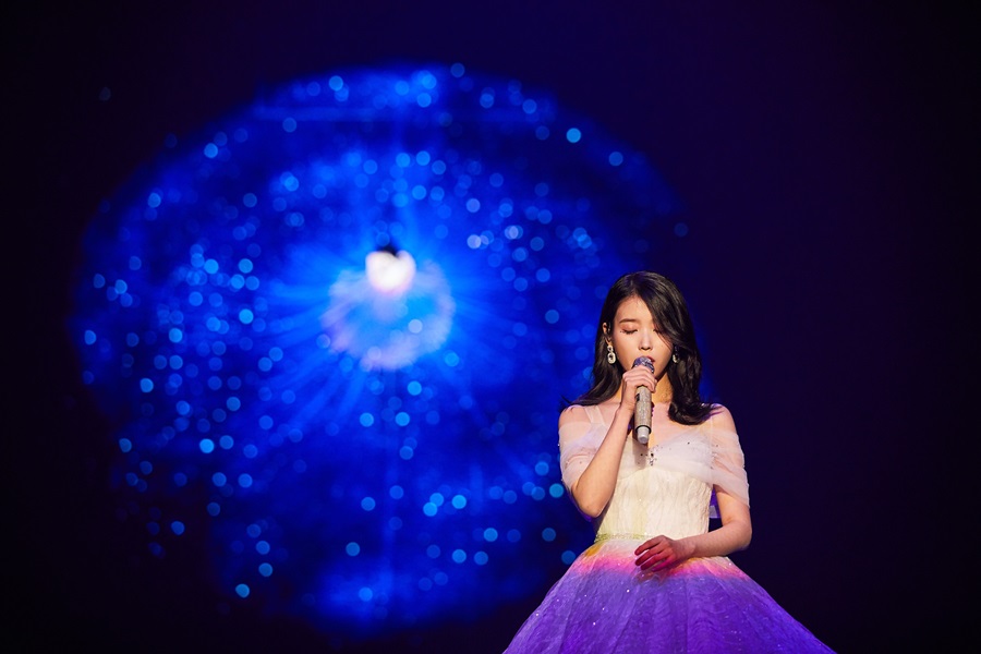아이유, 더 놀라운 건 '이 지금'부터…10주년 투어 마무리