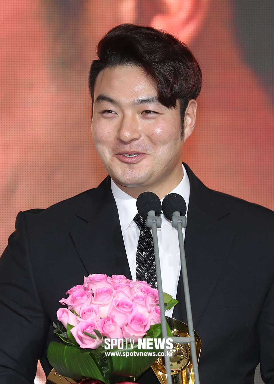 [포토S] 박병호, '넥센 아니고 히어로즈요...'