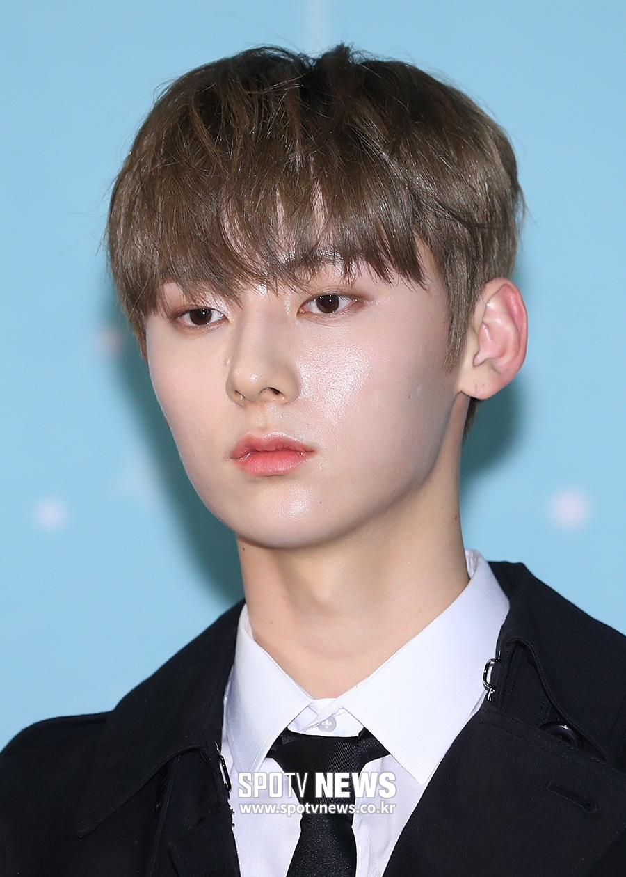 [포토S] 워너원 황민현, 생각에 잠긴 황제