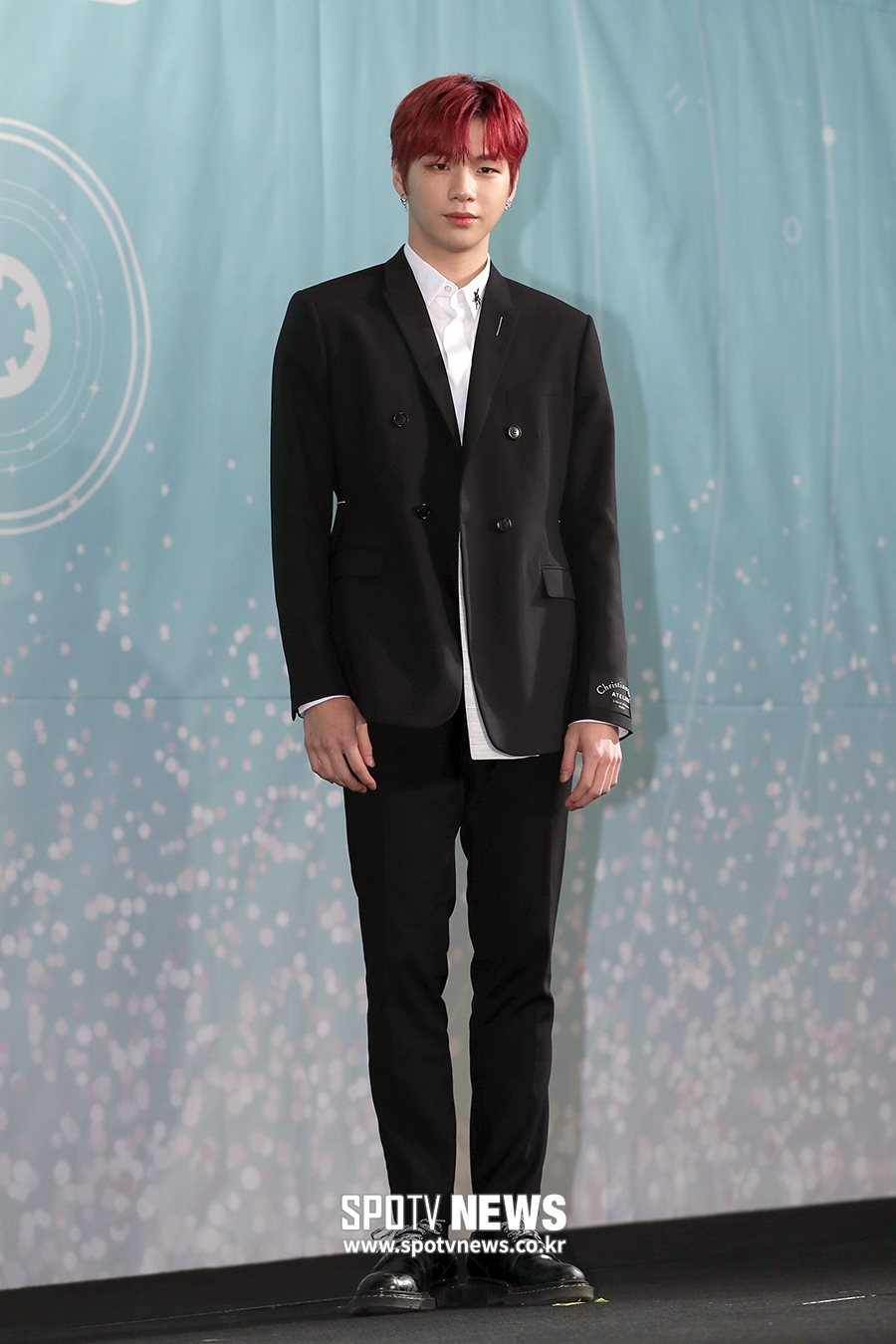 [포토S] 워너원 강다니엘, 감탄 나오는 전신샷
