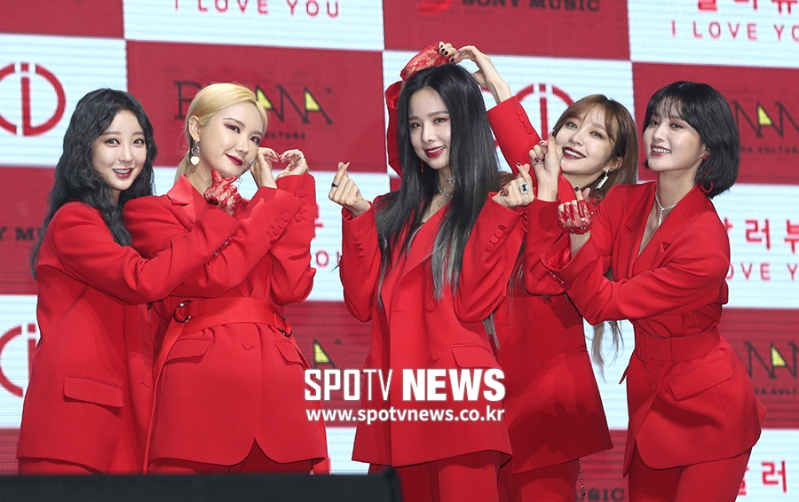[포토S] '솔지 2년만 합류' EXID, 감동스러운 완전체 컴백!