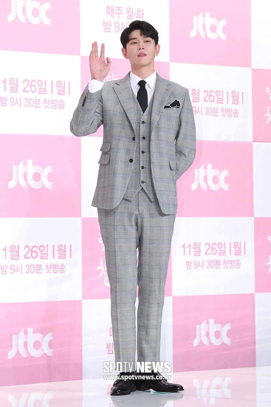 [포토S] 윤균상, 꽃미남 청소업체 CEO