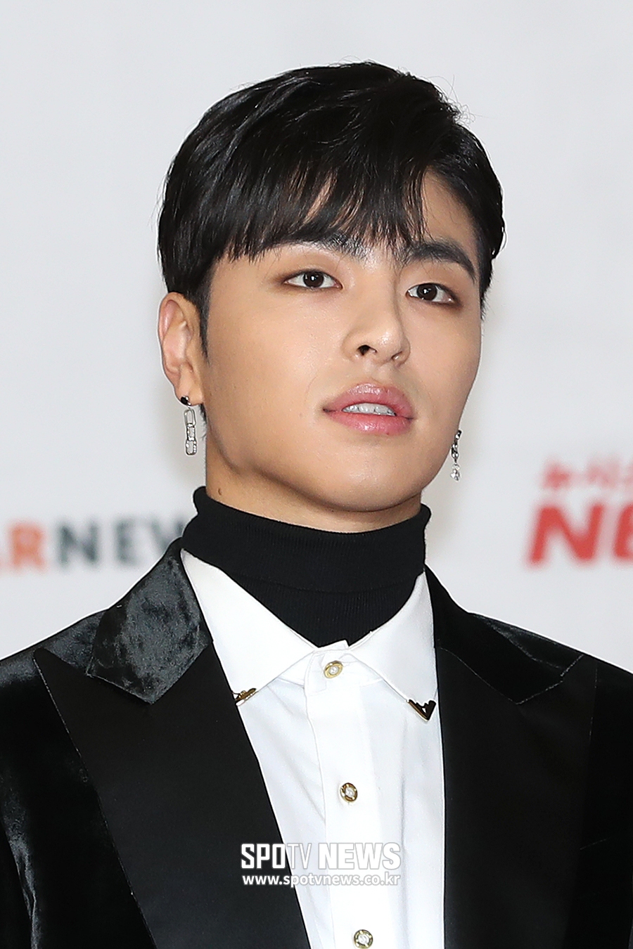 [포토S] 아이콘 구준회, 귀걸이 하고