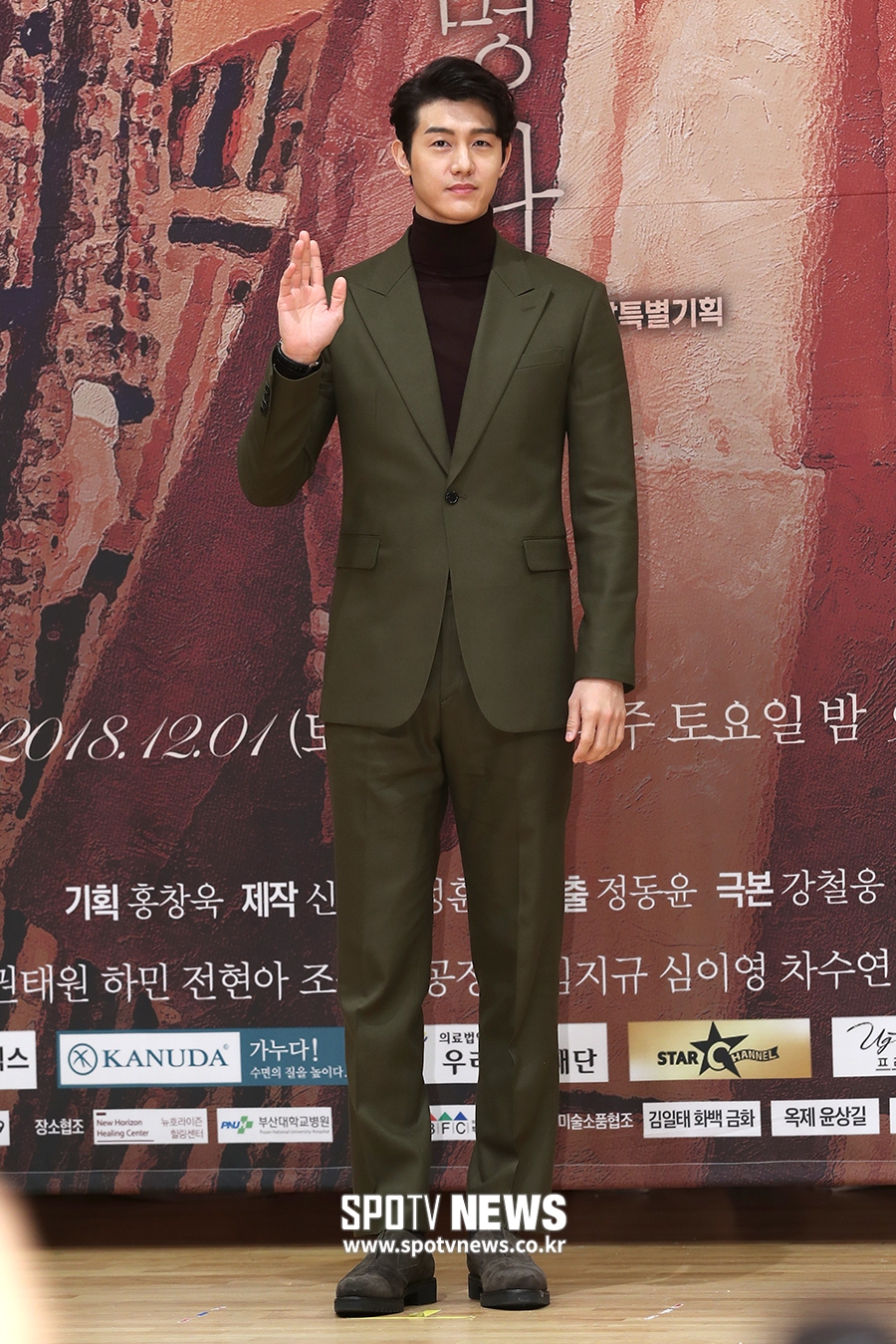 [포토S] 이기우, 보고도 놀라운 비율