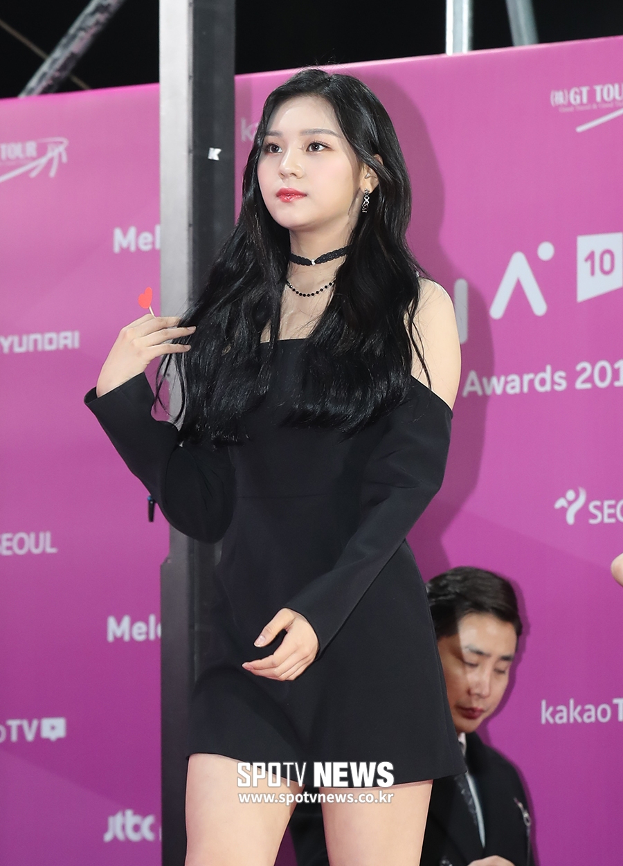 [포토S] 여자친구 엄지, 갈수록 물오르는 미모