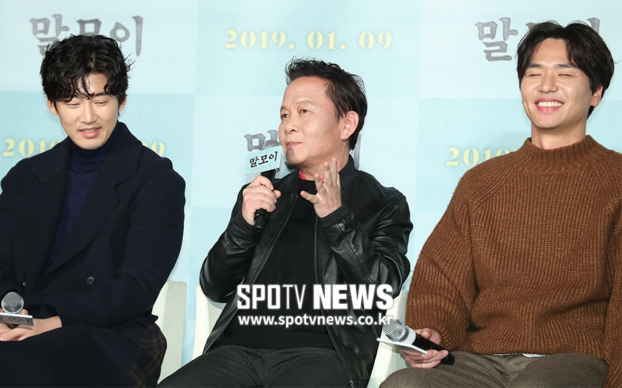 [포토S] 시 읊는 배우 우현