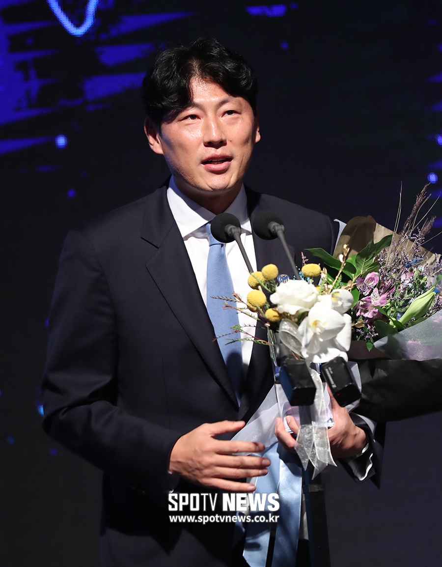 [포토S] 박동혁 감독, 감격스러운 감독상 수상