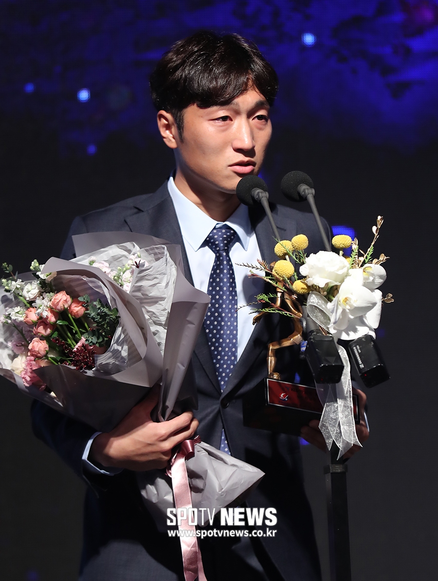 [포토S] 베스트11 최영준, 눈물의 수상 소감