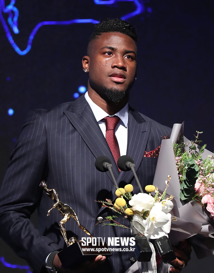 [포토S] 말컹, 눈물의 MVP