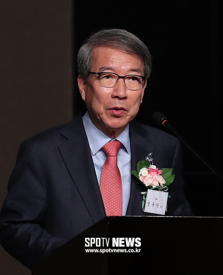 [포토S] 축사하는 KBO 정운찬 커미셔너
