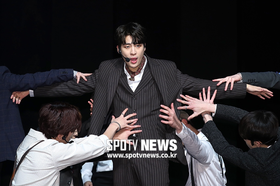 [포토S] 업텐션 고결, '붙잡혀'