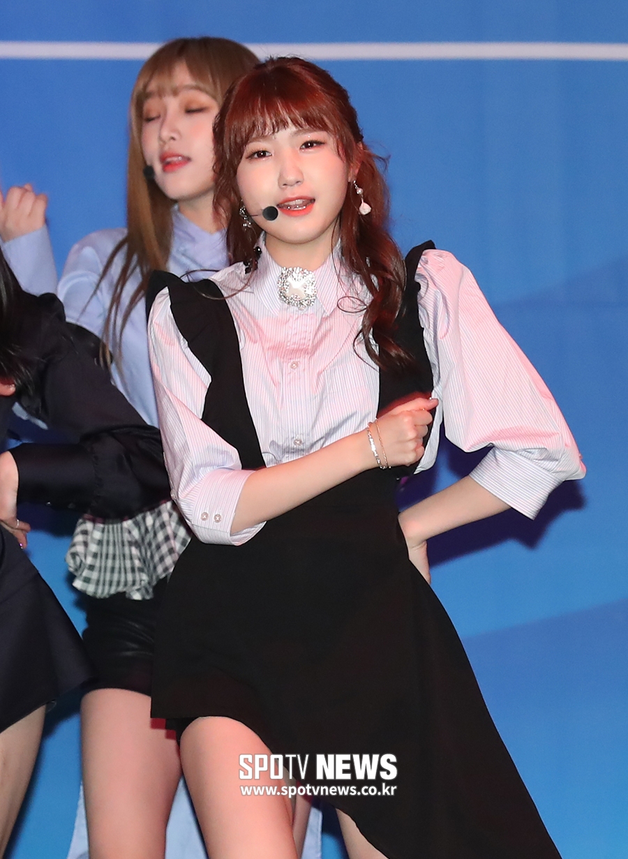[포토S] 아이즈원 혼다 히토미, 섹시한 축하 공연