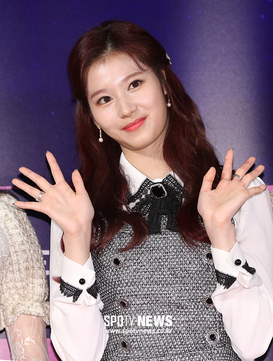 [포토S] 트와이스 사나, '예쁨'이 뿜뿜~