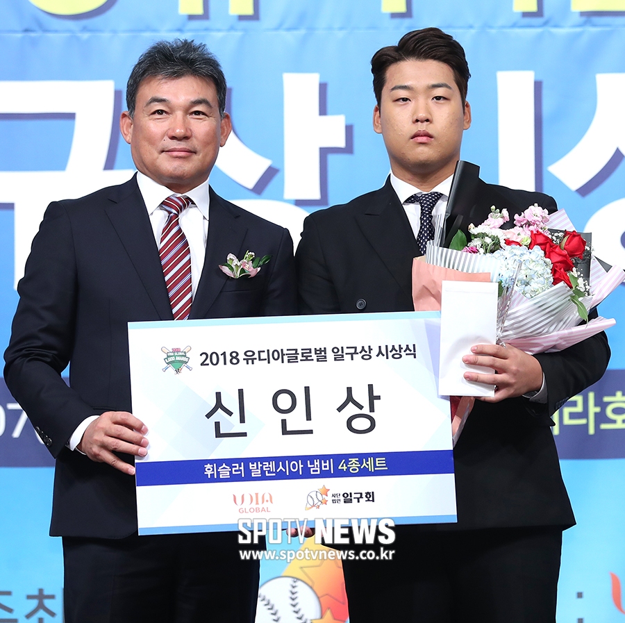 [일구상] 신인상 수집 계속…강백호 "앞으로도 시상식 자주 오는 선수 되겠다"