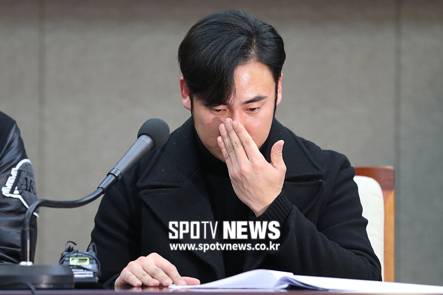 [포토S] 문우람, 호소문 발표하며 눈물