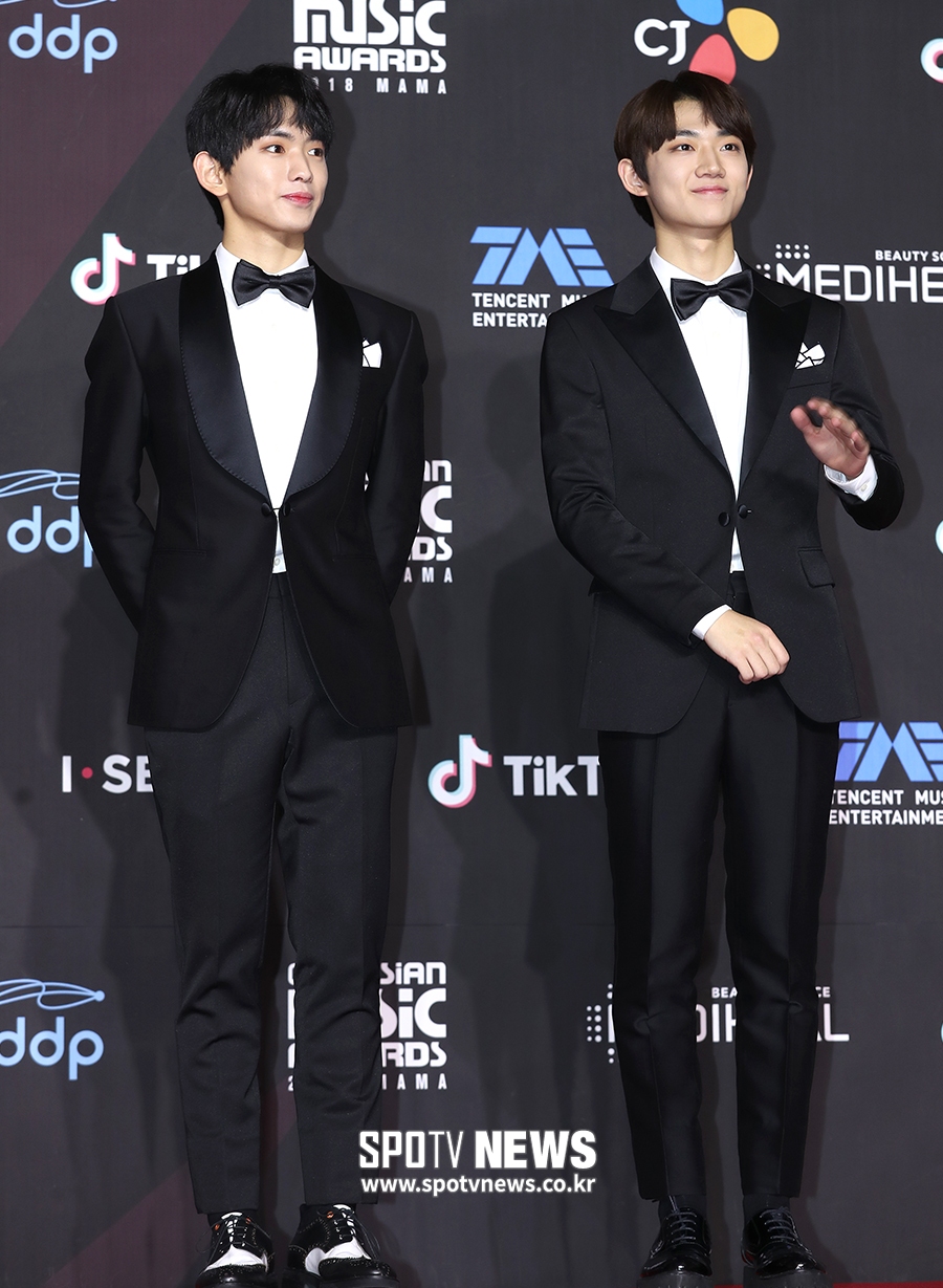 [포토S] 형섭X의웅, 멋지게 턱시도 입고