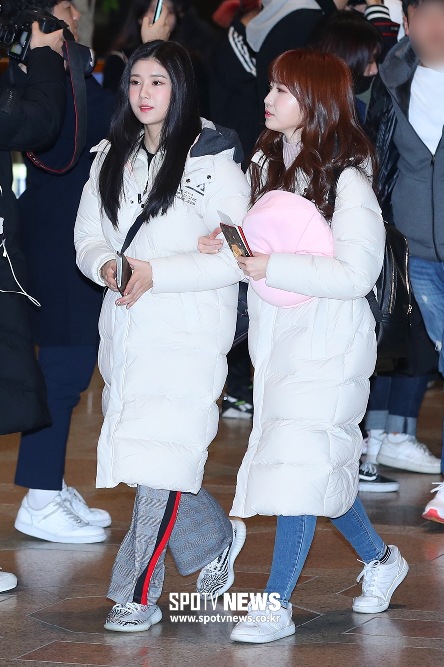 [포토S] 권은비-혼다 히토미, 편안한 공항 패션