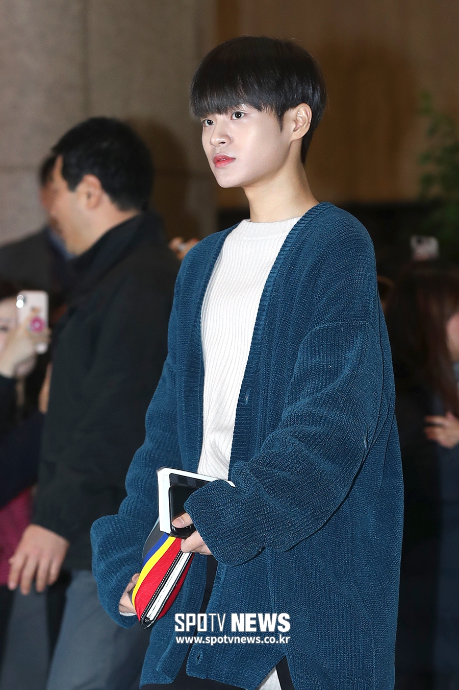 [포토S] 워너원 이대휘, 오늘따라 더 앳되어 보이는 얼굴