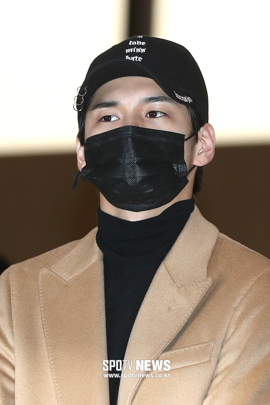 [포토S] 워너원 옹성우, 가려도 가려지지 않는 '잘생김'