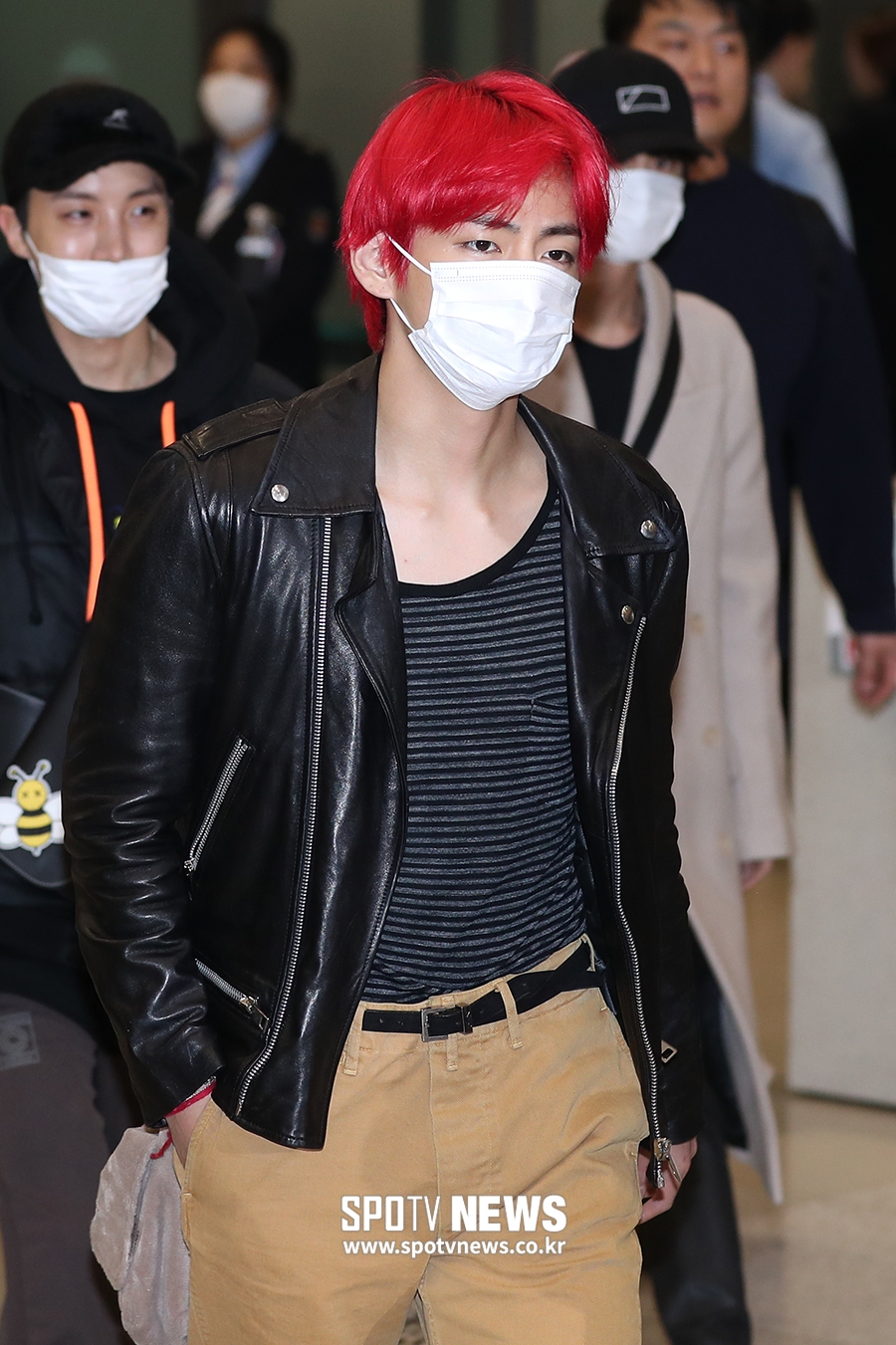 [포토S] 방탄소년단 뷔, MAMA 5관왕 하고 위풍당당!