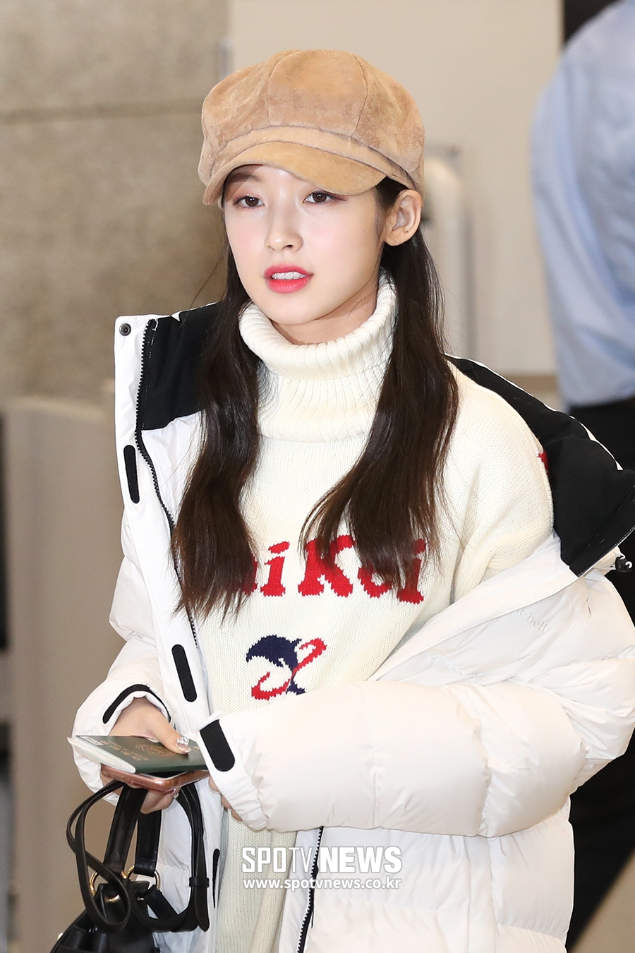 [포토S] 오마이걸 아린, 빵모자가 포인트!