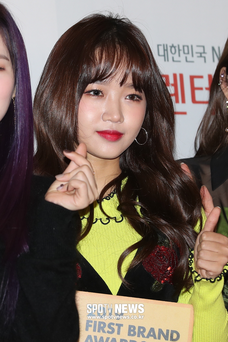 [포토S] 위키미키 최유정, 미모가 엄지 척!