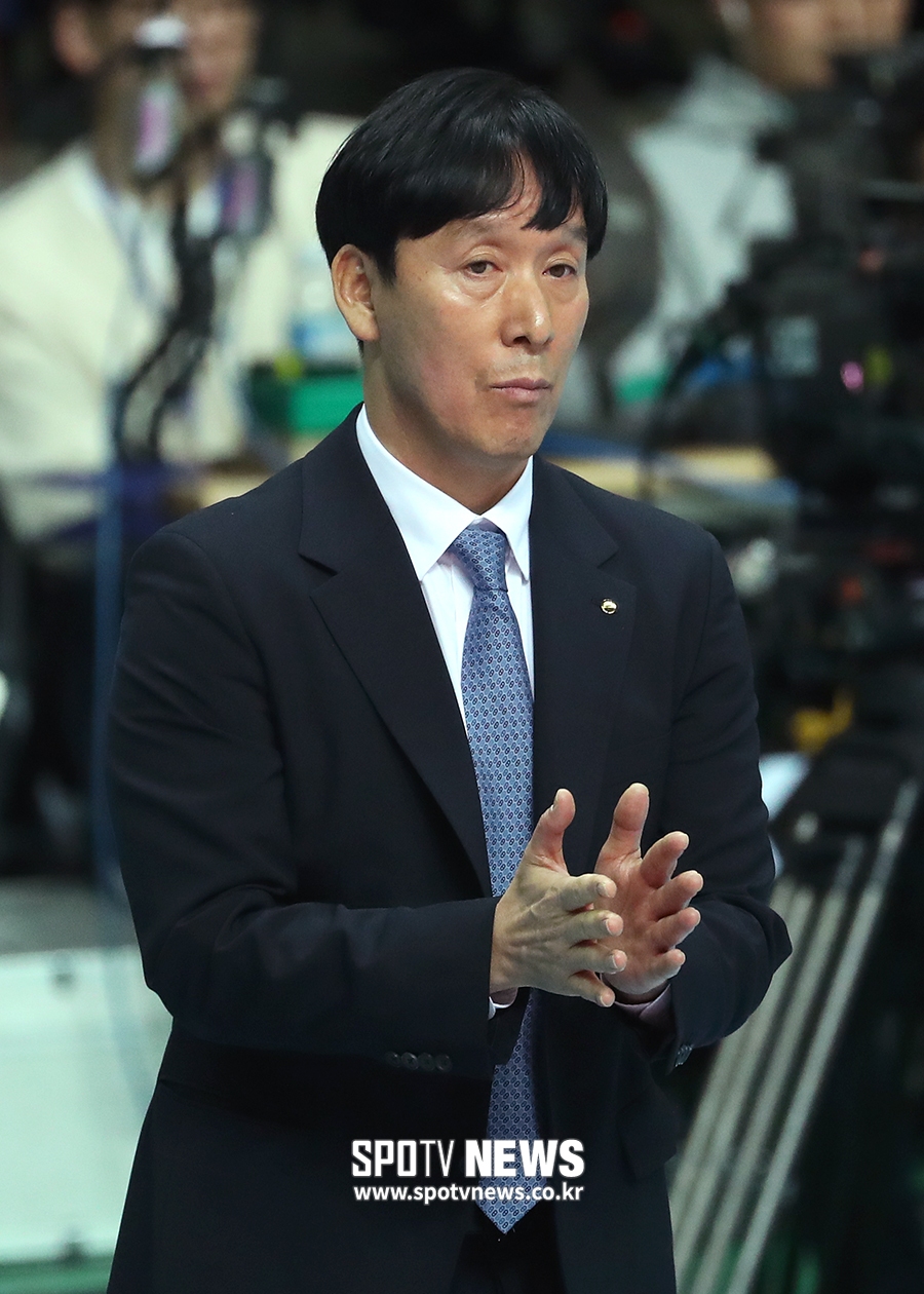 [포토S] 선수들 독려하는 신영철 감독