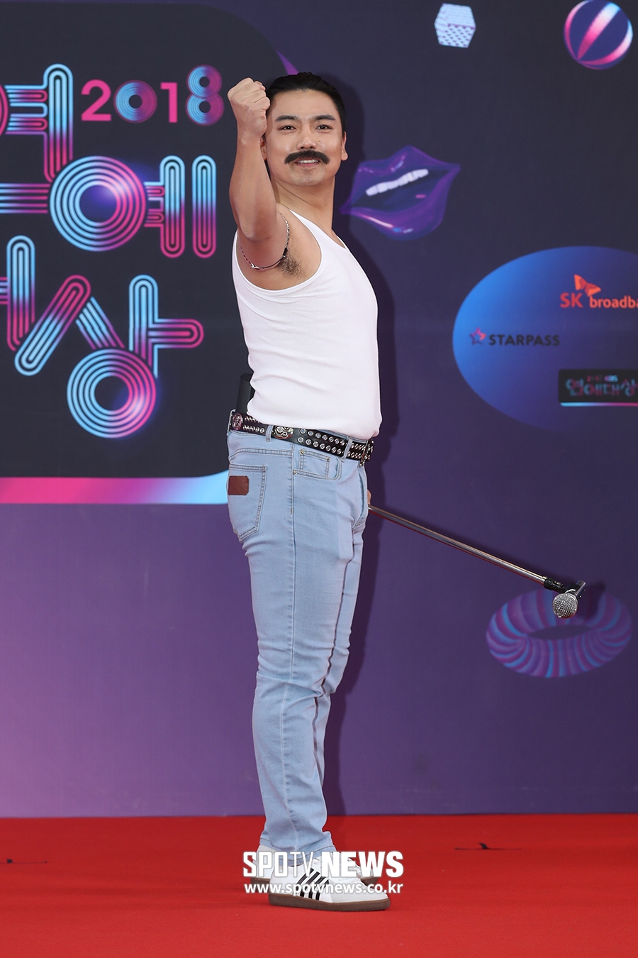 [포토S] 곽범, 프레디 머큐리 완벽 재현!