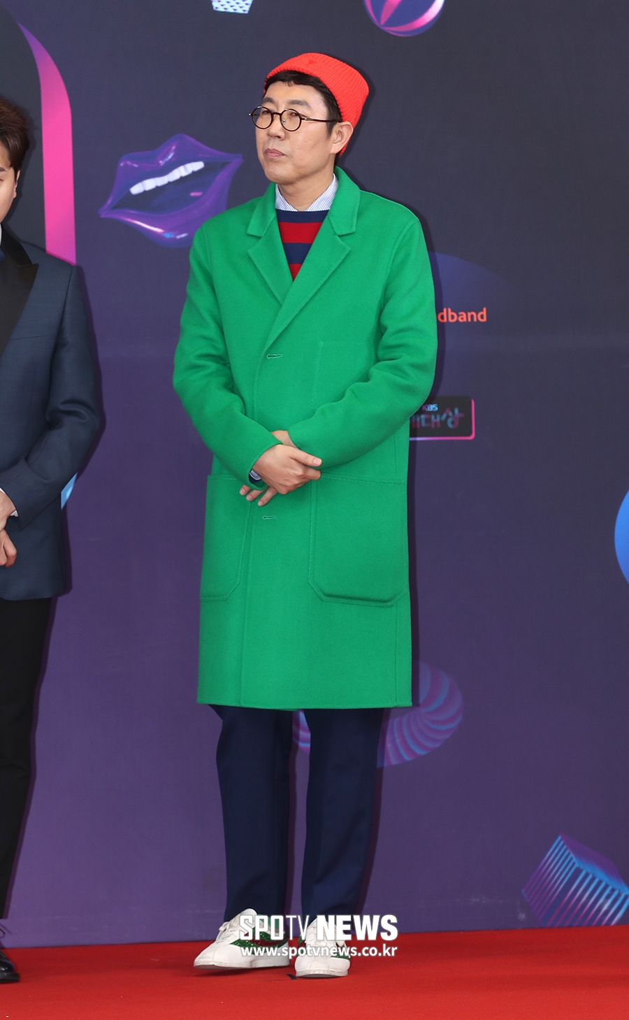 [포토S] 김영철, 크리스마스 트리 패션