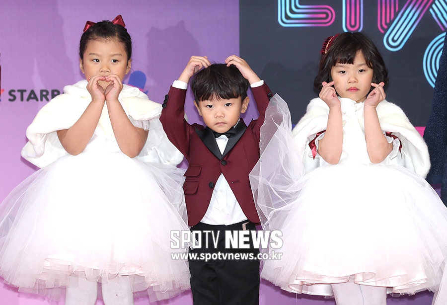 [포토S] 수아-시안-설아, 깜찍 하트!