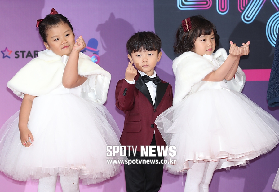 [포토S] 수아-시안-설아, '하트 받으실거죠?'