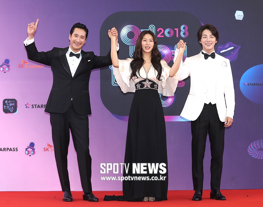 [포토S] 신현준-설현-윤시윤, KBS 연예대상 만세!