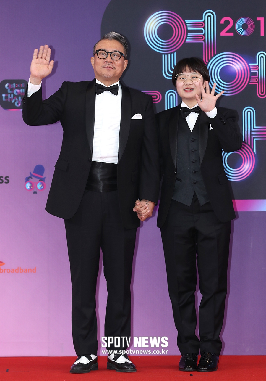 [포토S] 김성수, 붕어빵 딸과 함께!