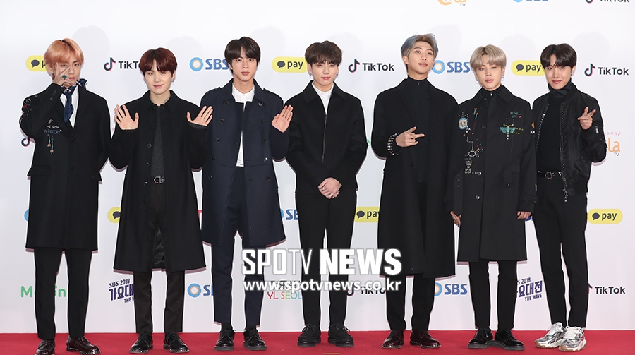 [포토S] BTS, '포토월 피날레는 우리가 장식한다'