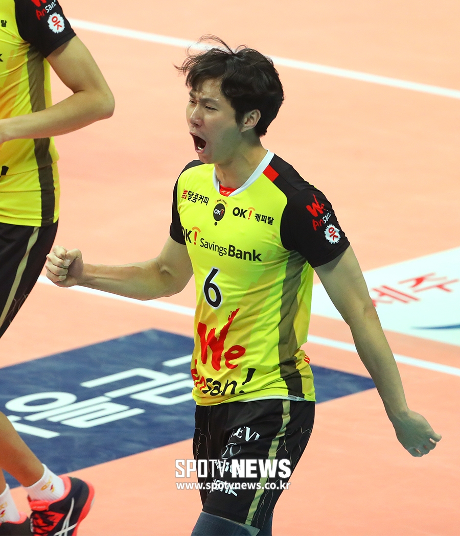 [포토S] 이민규, 블로킹 성공한 후 주먹 불끈!