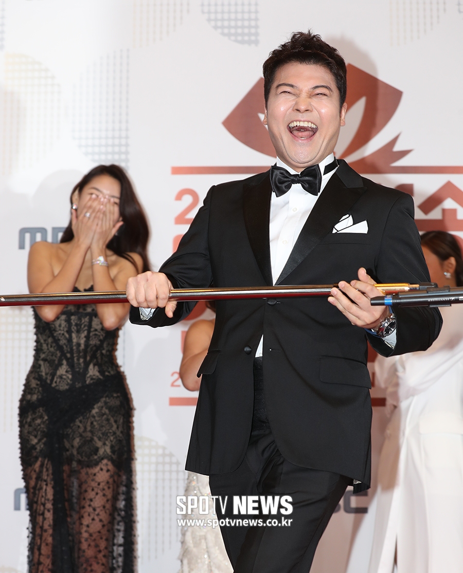 [포토S] 전현무, 연인 한혜진도 빵 터지게 만든 무큐리!