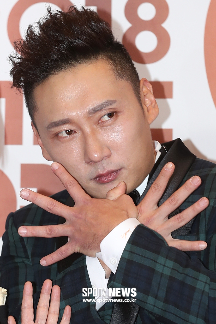 [포토S] 이승윤, 도시 시상식 나들이에 만개한 포즈
