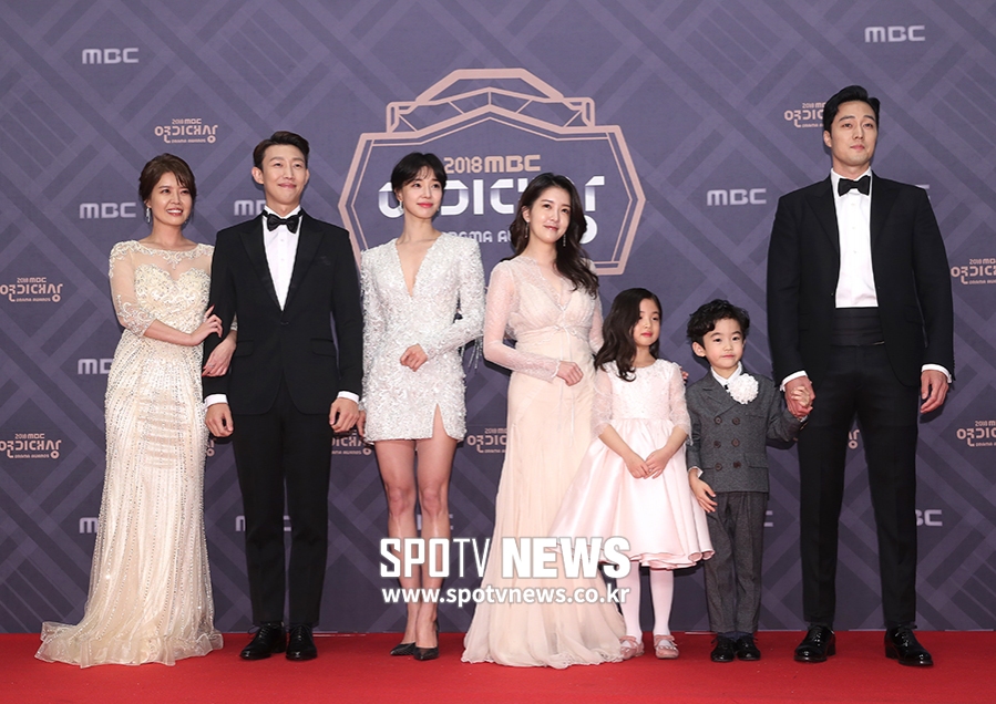 [포토S] '내 뒤에 테리우스'