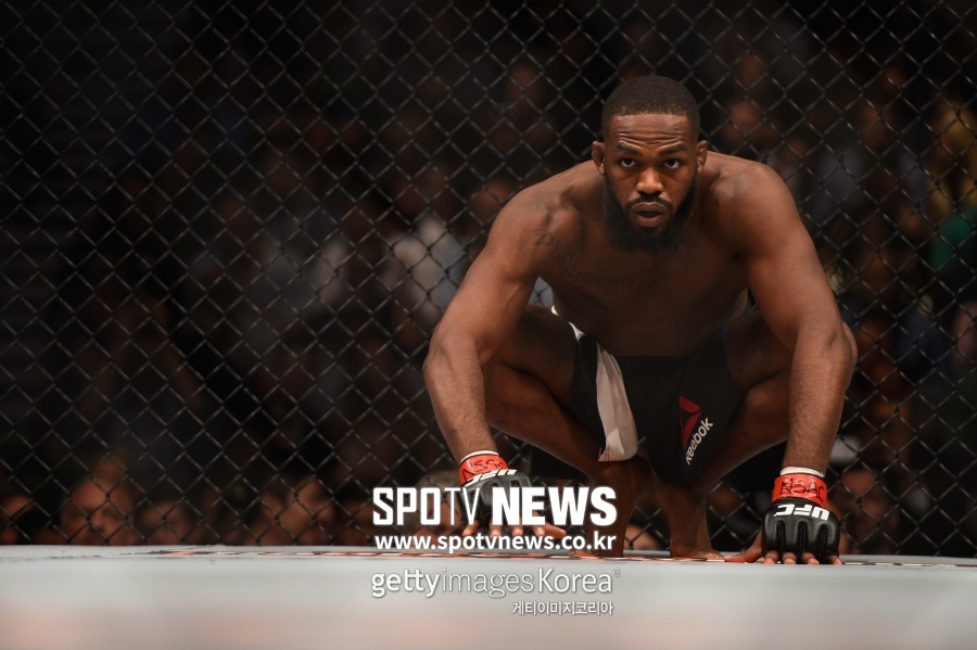 [UFC] "왕이 돌아왔다…의심하는 자 위해 3경기 뛸 것"