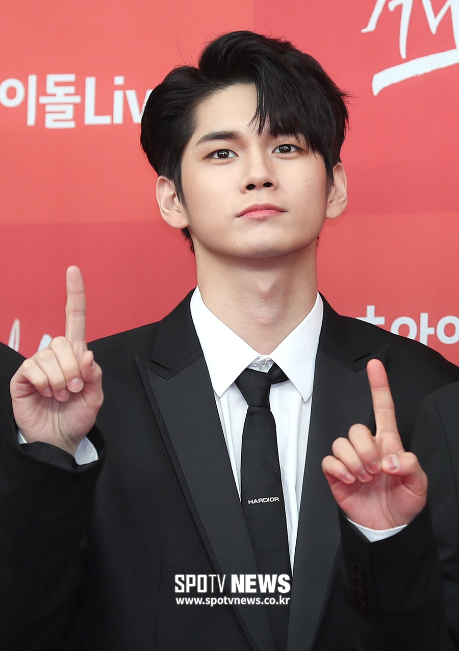 [포토S] 옹성우, 빠져드는 쉼표 머리