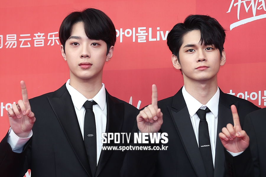 [포토S] 라이관린-옹성우, 빠져드는 '투샷'