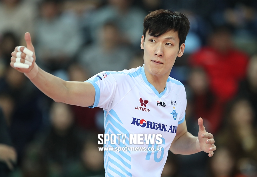 [포토S] 동료들 격려하는 대한항공 진상헌