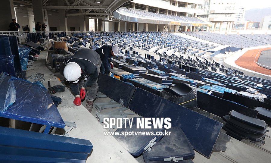 [포토S] 막바지 공사 한창중인 창원NC파크