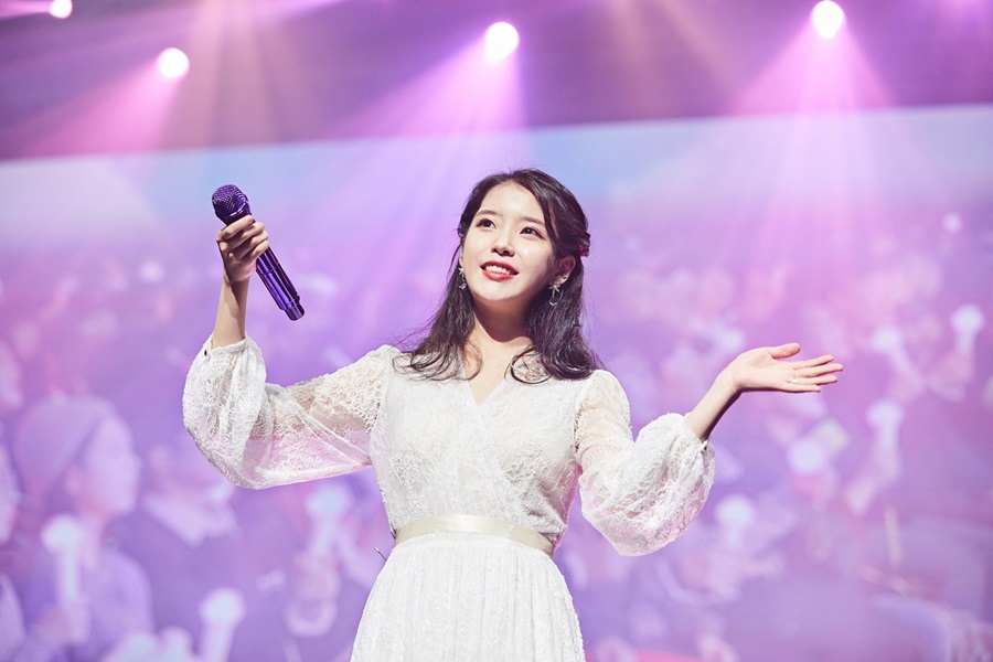 아이유, 제주콘서트 마무리…10주년 투어 피날레