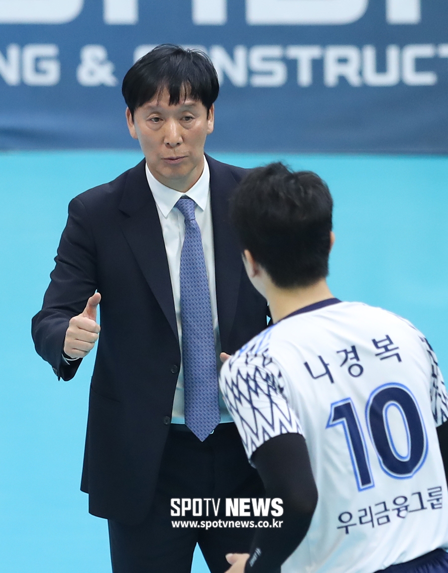 [포토S] 신영철 감독, 나경복 향해 엄지 척