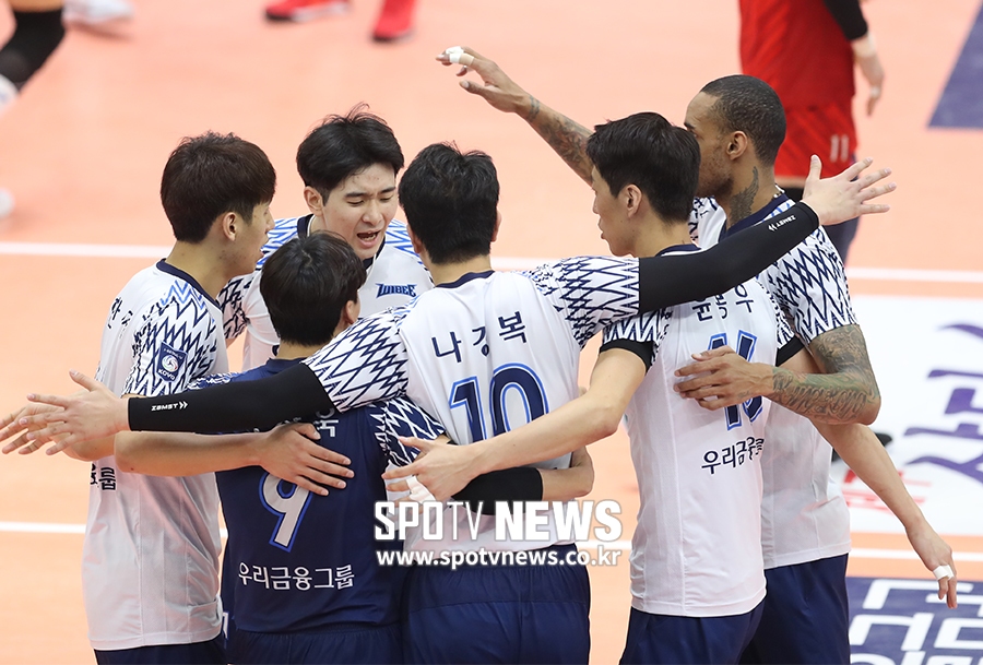 우리카드, 3-0 승리로 2연패 탈출…한국전력 5연패