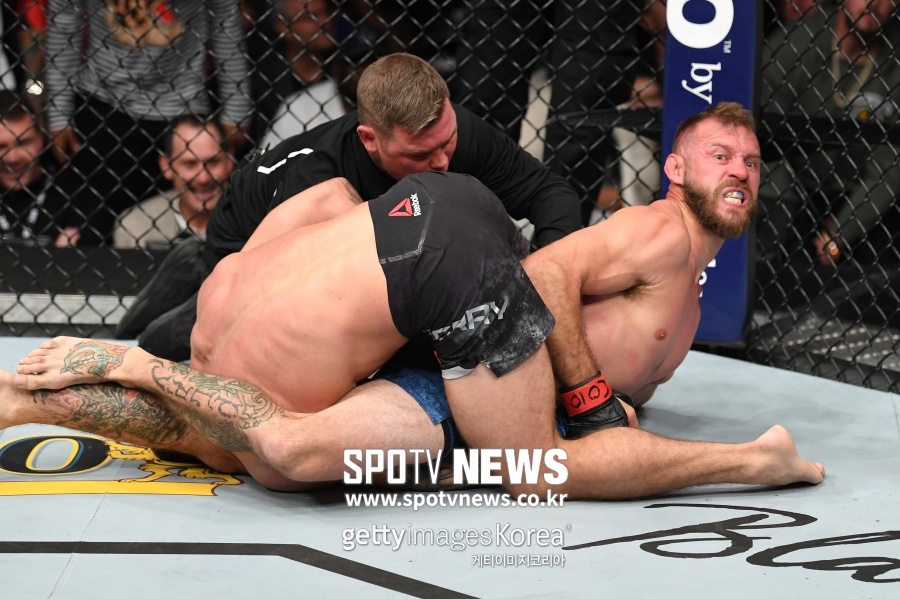[정오의 UFC] 도널드 세로니, 또 출전…"안 보면 못 배기는 남자"