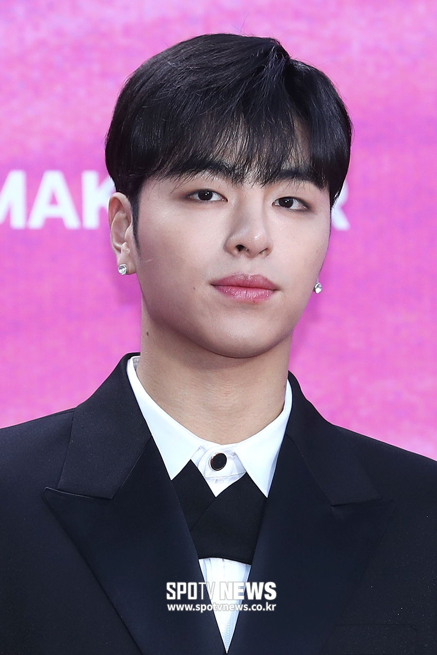 [포토S] 아이콘 구준회, 빠져드는 얼굴