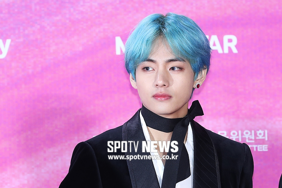 [포토S] 방탄소년단 뷔, 이 미모에 시선 고정!