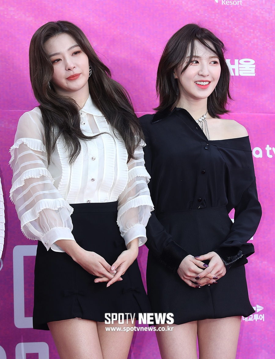 [포토S] 슬기-웬디, 칼바람에도 끄떡없는 미모